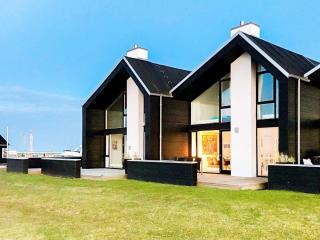 8 person holiday home in Hadsund-By Traum - Øster Hurup - 0