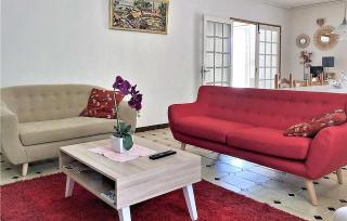 2 Bedroom Cozy Home In Saint Trinit - Sault - 8