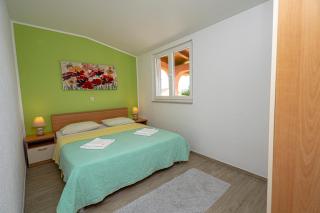 Seaview & Balcony Apartment PETRA - 1