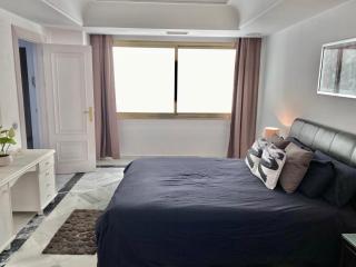 Puerto Banus Beachfront .Gray d´Albion . Amazing location - Marbella - 5