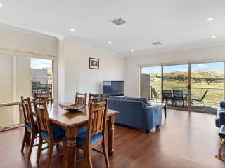 26 45 St Andrews Boulevard - 6