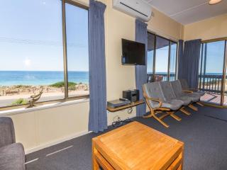 Sandy Feet 31 Gold Coast Drive - 1