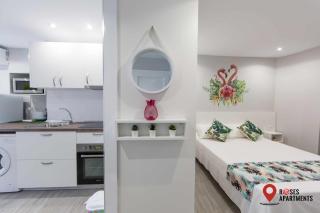 Roses Apartments Tropical Loft vista mar lateral - 5