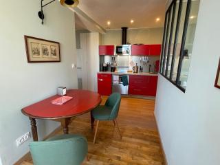 Appartement mignon calme douillet ascenseur clim étage élevé proche parking et toutes commodités au coeur du Toulon historique - 8