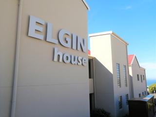 2-Bedroom Apartment within 1km of The Point Beach - Mossel Bay - 9