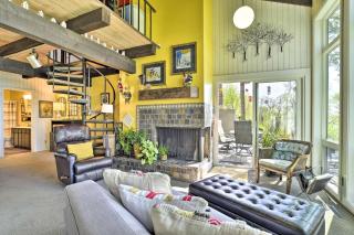 Hilltop Green Lake Home Dock, Kayaks, Views! - 8