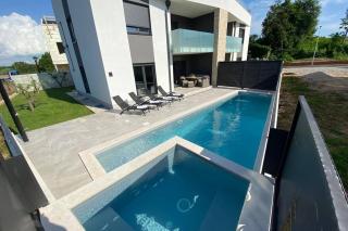 Villa Lighthouse mit Pool und Jacuzzi - Bašanija - 0
