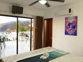 Villa Guitarron gran terraza vista espectacular 6 huespedes piscina gigante - Acapulco - 3