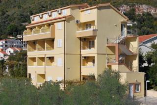 Apartments Milica - Petrovac na Moru - 0