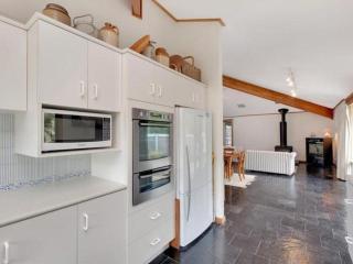 2 View Court - Carrickalinga - 3