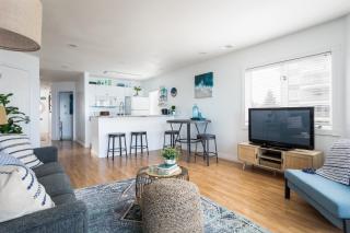 New Listing Beach Bliss 211! Stunning bay view - 3