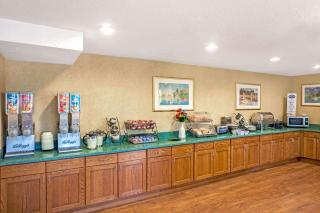 Baymont by Wyndham Louisville Airport South - 2
