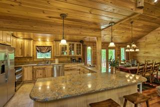 Furnished Deck, Hot Tub and Grill Poconos Cabin! - 3