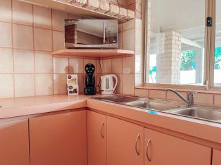 Carnarvon 3BR & 2BA Holiday House - Carnarvon - 2