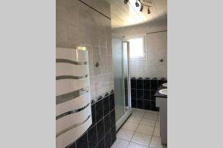 Maison privative 5 Ch. 12 Pers. Piscine chauffée - Désertines - 3