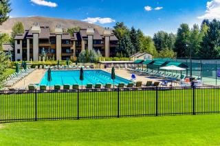 New Village Center - Sun Valley - 4