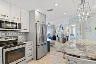 Coastal Decor - Top Floor View - Crimson #303 - 6