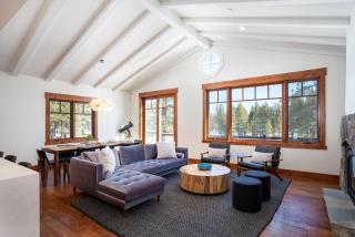 New Listing! Luxury 3BD Residence on Gray's Crossing Golf Course - Truckee - 9