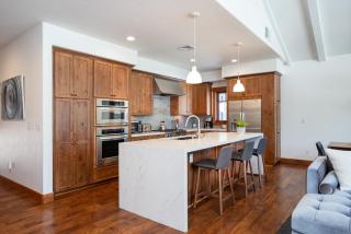 New Listing! Luxury 3BD Residence on Gray's Crossing Golf Course - Truckee - 6