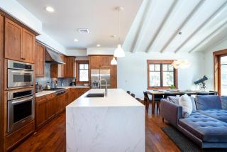 New Listing! Luxury 3BD Residence on Gray's Crossing Golf Course - Truckee - 5