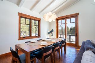New Listing! Luxury 3BD Residence on Gray's Crossing Golf Course - Truckee - 2