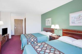 Super 8 by Wyndham Kennett - 3