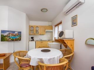 Apartment Amarillo 6 by Interhome - Balatonmáriafürdő - 6