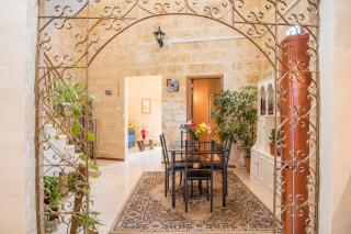 Tal-Karmnu Entire house with private heated pool and jacuzzi - 3