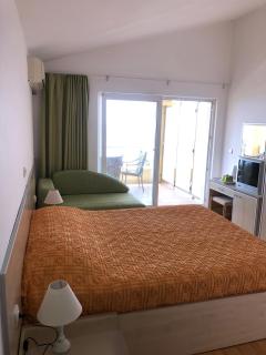 BMV room 2 with east island view - 8