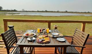 Nogatsaa Pans Chobe Lodge - Kasane - 7