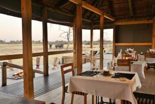 Nogatsaa Pans Chobe Lodge - Kasane - 8