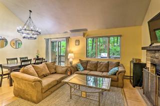 Near Skiing and Lakes Contemporary Poconos Townhome - Lake Harmony - 7