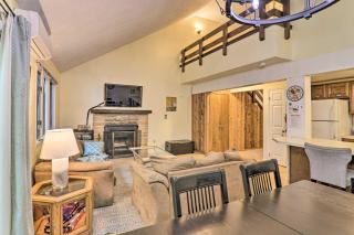 Near Skiing and Lakes Contemporary Poconos Townhome - Lake Harmony - 6