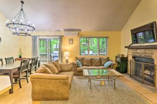 Near Skiing and Lakes Contemporary Poconos Townhome - Lake Harmony - 3