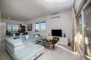 4 star Duplex apartment "Maginja", with heated POOL & seaview - Ždrelac - 4