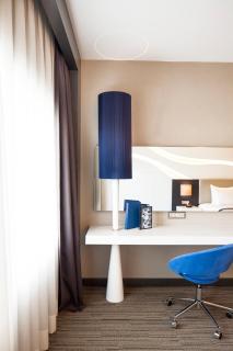 Ramada Hotel & Suites by Wyndham Izmir Kemalpasa - Kemalpaşa - 4