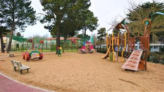 2 Bed - Sleeps 4 - Free Parking - 5 mins to Beach - 2