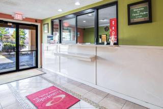 Econo Lodge Atlanta Airport East - Forest Park - 4