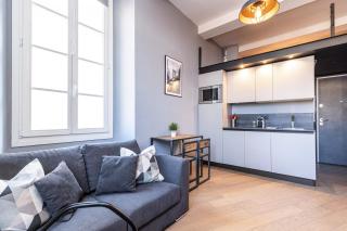 10 SEGURANE - Magnifique Studio Mezzanine - Port de Nice - Nice - 3
