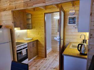 Siedlisko nr 5A nad jeziorem Skarlińskim, jezioro, mazury, domki letniskowe, bania - 1