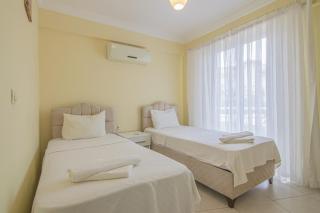 Sunset Beach Club Aqualettings Mermaid 43 - 1