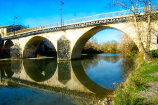 3 Bed-Sleeps 6-Balcony-Pets-Parking-Town Centre - 2