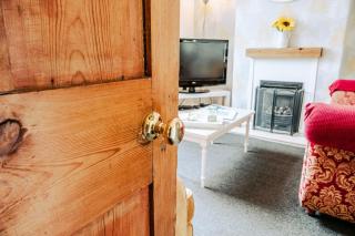 Painter's Cottage - 6