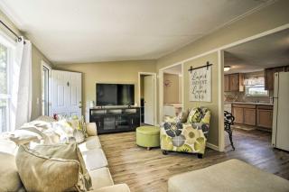 Cozy House with Huge Yard about 16 Mi to Fort Bragg - Lillington - 5