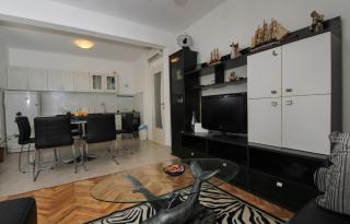 Modern apt in the stone house in the very center - 2