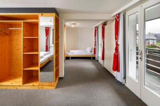 Hirschen Guesthouse - Village Hotel - 7