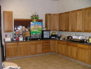 Best Western Plains Motel - Wall - 9