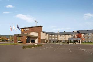 La Quinta Inn & Suites by Wyndham Springfield - Springfield - 9