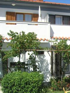 Apartments Jadranka with magnificent views of the sea - Baska - Baška - 1