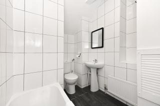 Soho Apartment, Theatres & Old Compton Street - London - 7